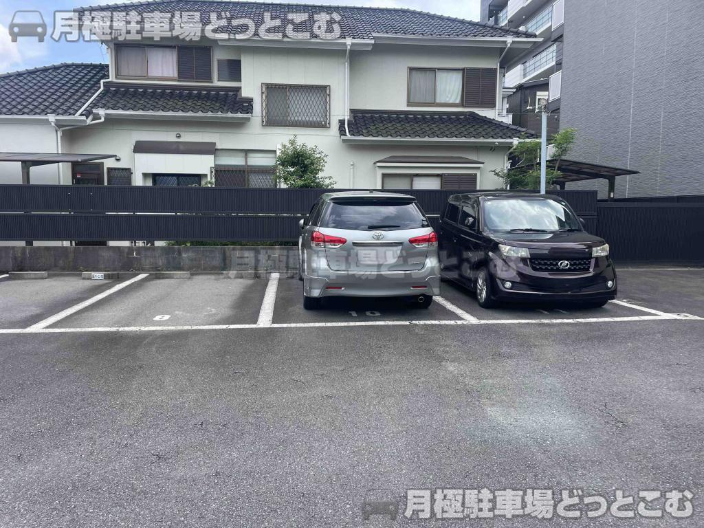 名古屋市中村区中島町2丁目23番、24番1の月極駐車場4