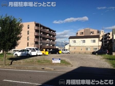 刈谷市野田新町2丁目401番の月極駐車場3