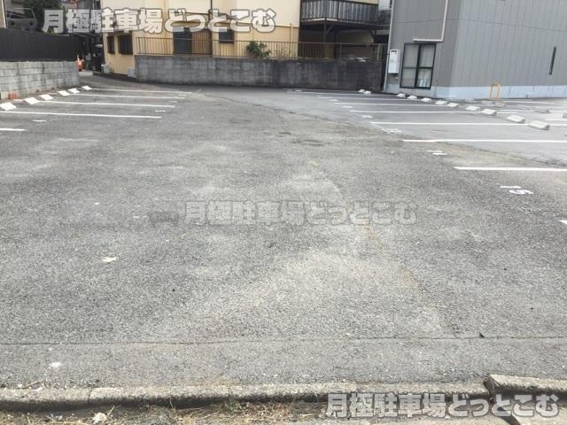 名古屋市千種区内山1丁目1202-1の月極駐車場3