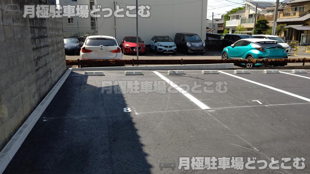 名古屋市昭和区川名本町4丁目21の月極駐車場5