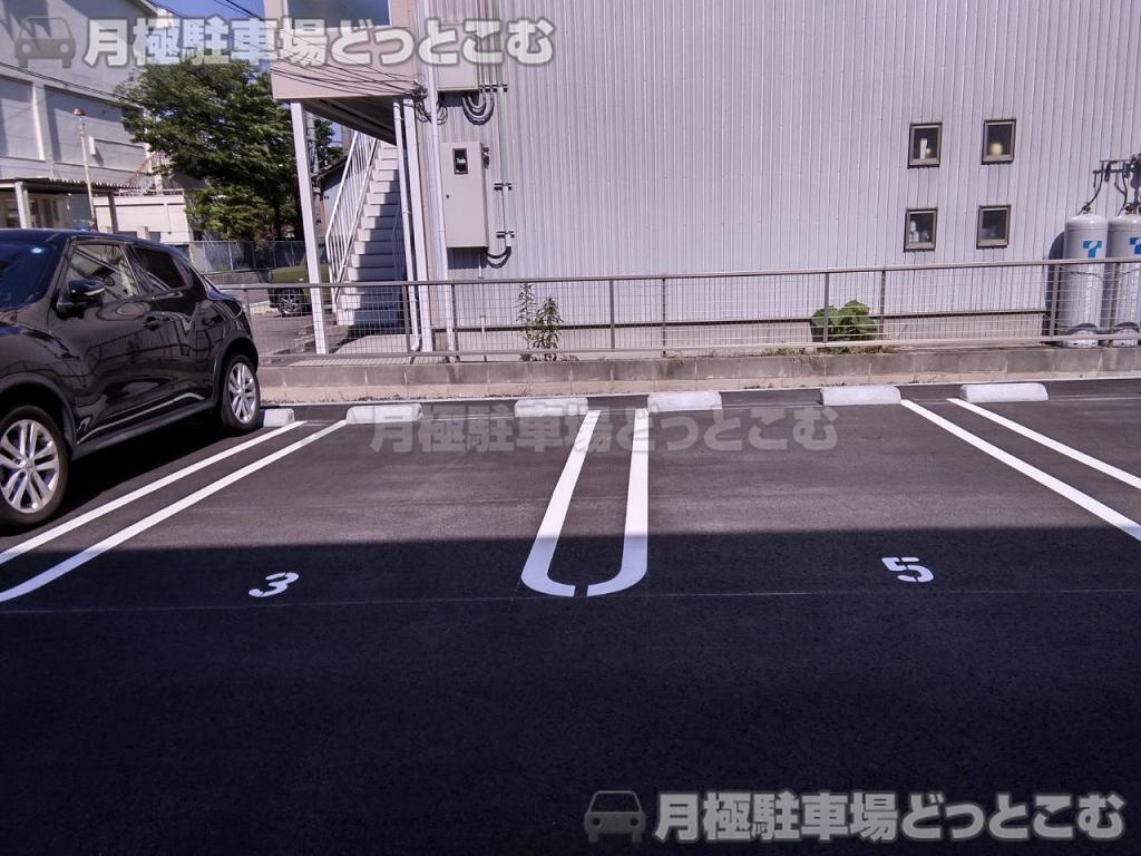 名古屋市北区下飯田町1丁目30-1の月極駐車場2