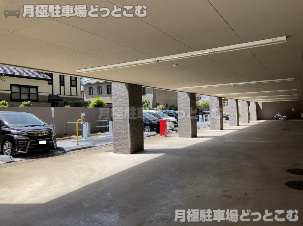名古屋市東区白壁4-30の月極駐車場2