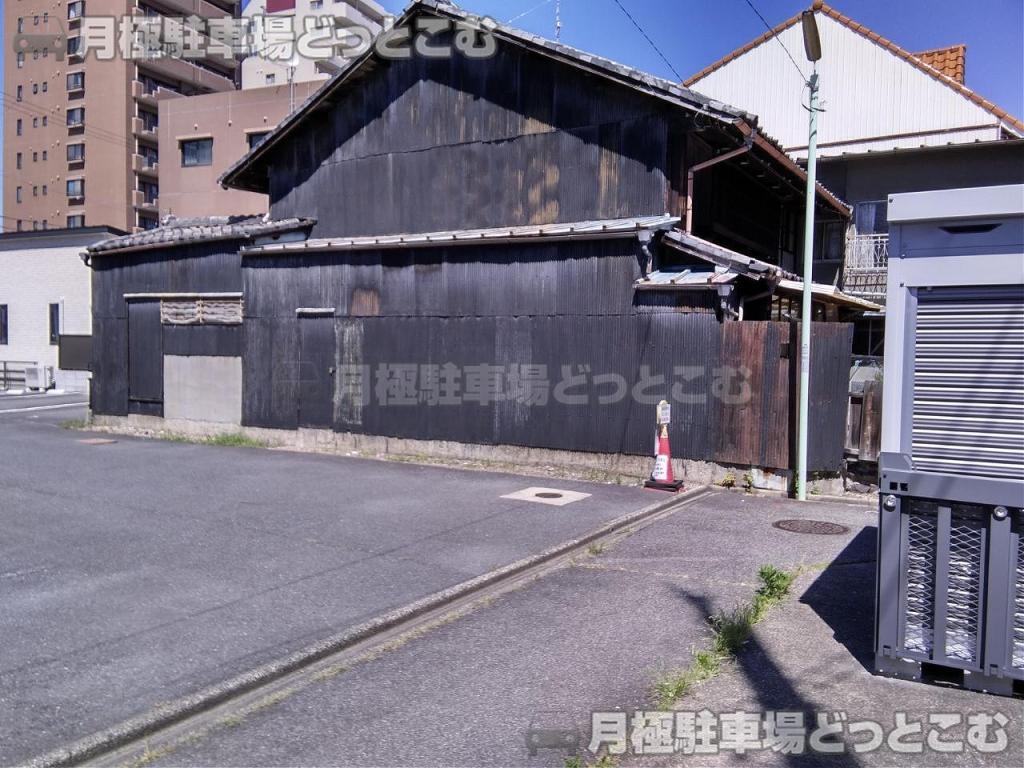 名古屋市熱田区二番2丁目1132-1の月極駐車場2