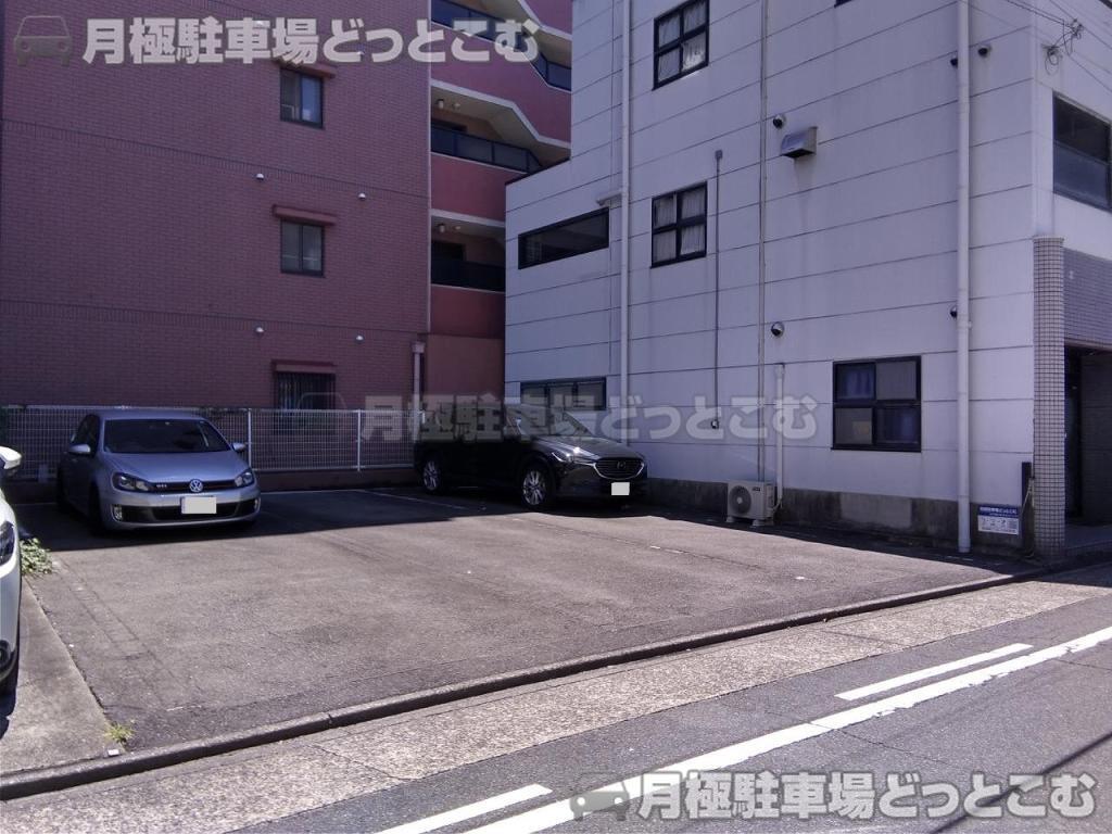 名古屋市中川区尾頭橋3丁目1108の月極駐車場3