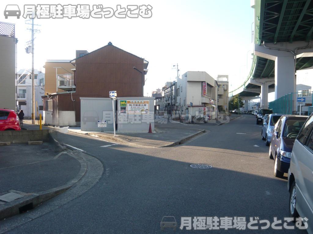 名古屋市中村区黄金通8丁目7-1の月極駐車場5