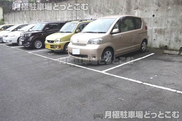 名古屋市千種区御影町2丁目1-2の月極駐車場2