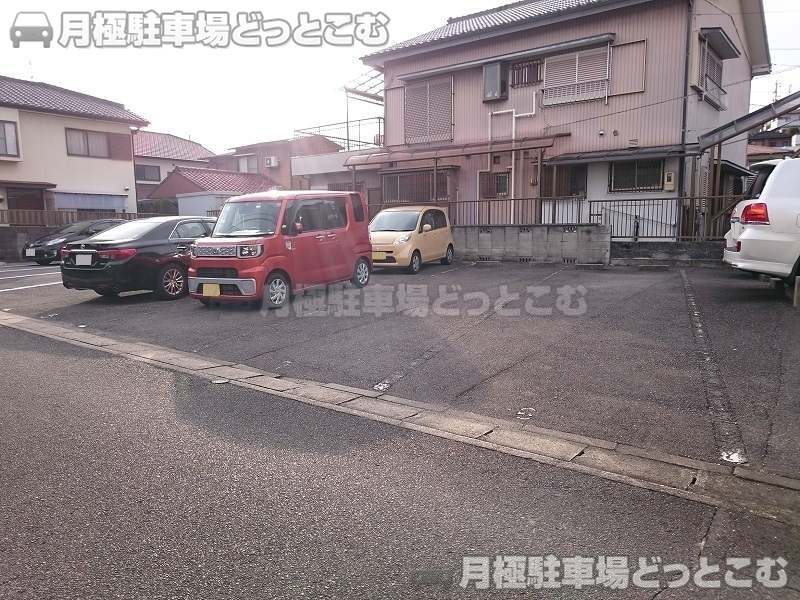 名古屋市千種区池上町1-5-32の月極駐車場2