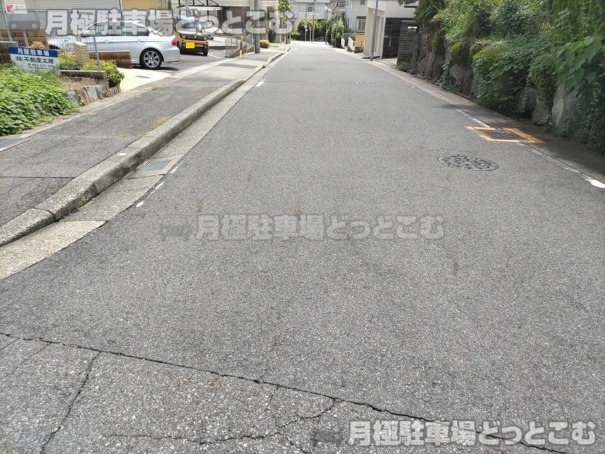 名古屋市名東区西里町5-26の月極駐車場8