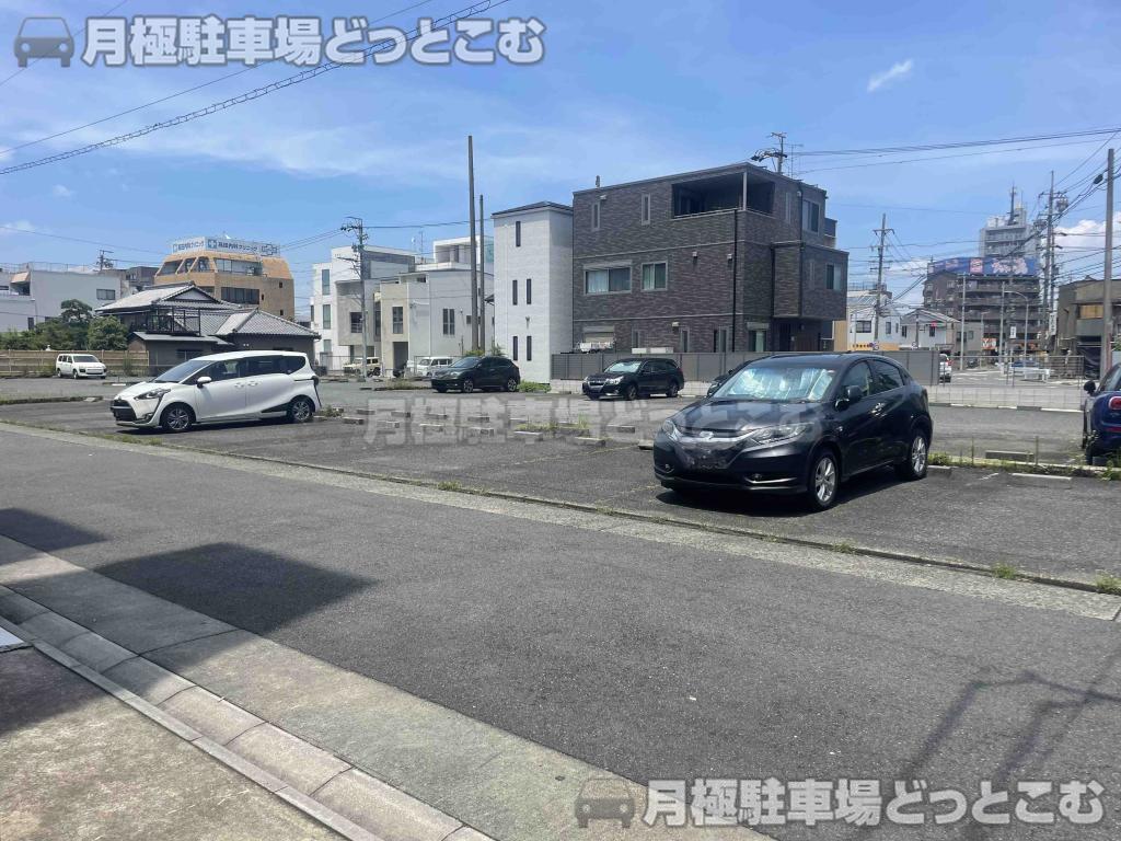 名古屋市中村区道下町3-28の月極駐車場2