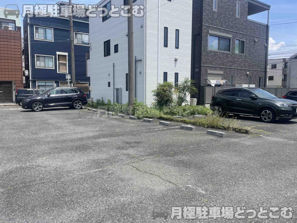 名古屋市中村区道下町3-28の月極駐車場7