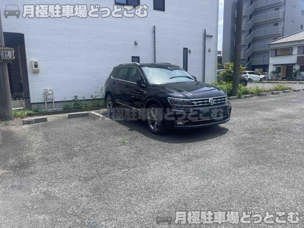 名古屋市中村区道下町3-28の月極駐車場8