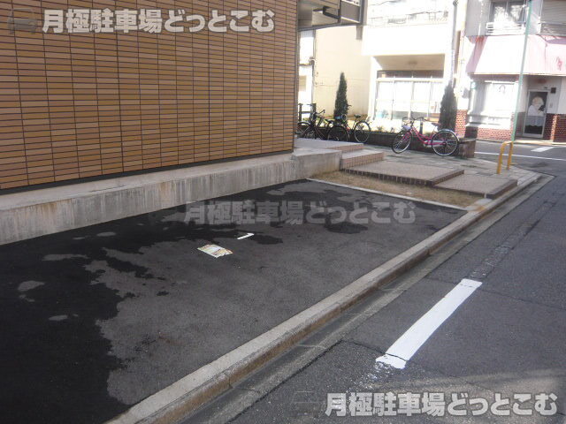 名古屋市西区菊井1-6-1の月極駐車場3