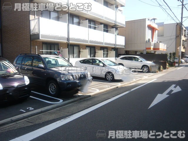 名古屋市西区菊井1-6-1の月極駐車場6