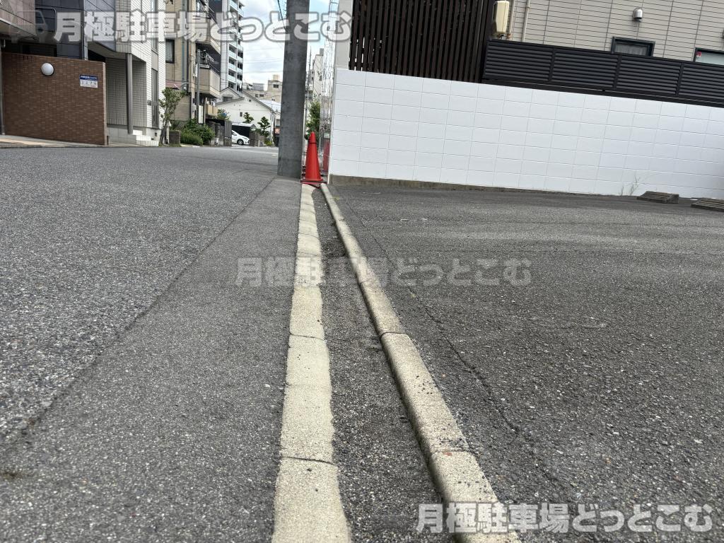 名古屋市東区葵2丁目817の月極駐車場7