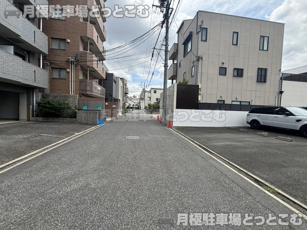 名古屋市東区葵2丁目817の月極駐車場8