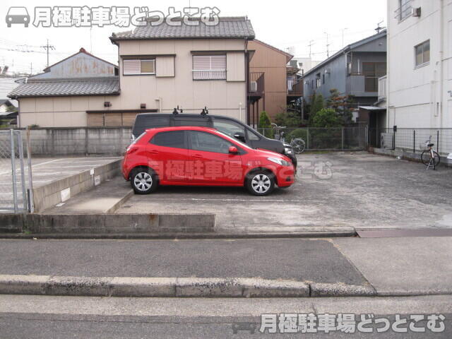 名古屋市千種区若水3丁目2717の月極駐車場1