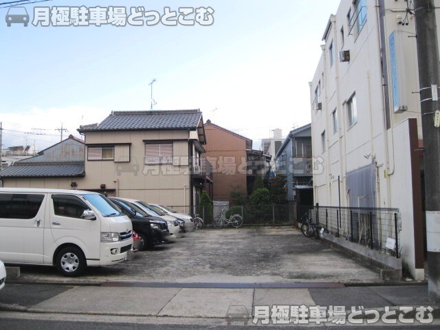 名古屋市千種区若水3丁目2717の月極駐車場4