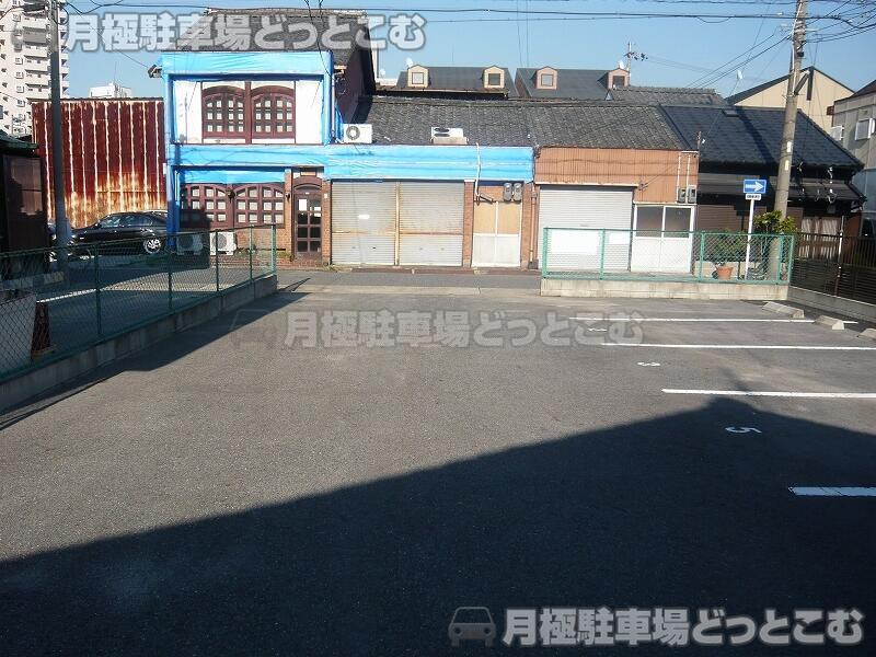 名古屋市西区菊井1丁目3402番2の月極駐車場2