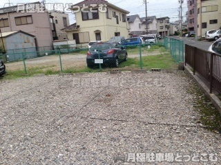 名古屋市中川区小本1-911の月極駐車場3