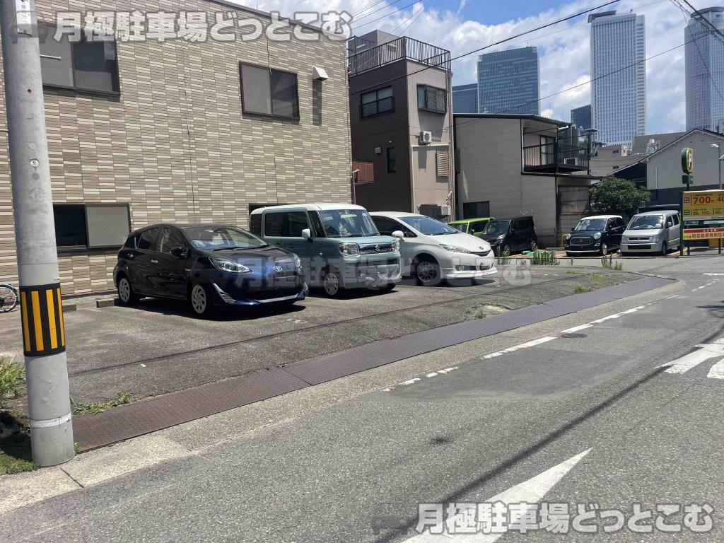 名古屋市中村区竹橋町28-21の月極駐車場5