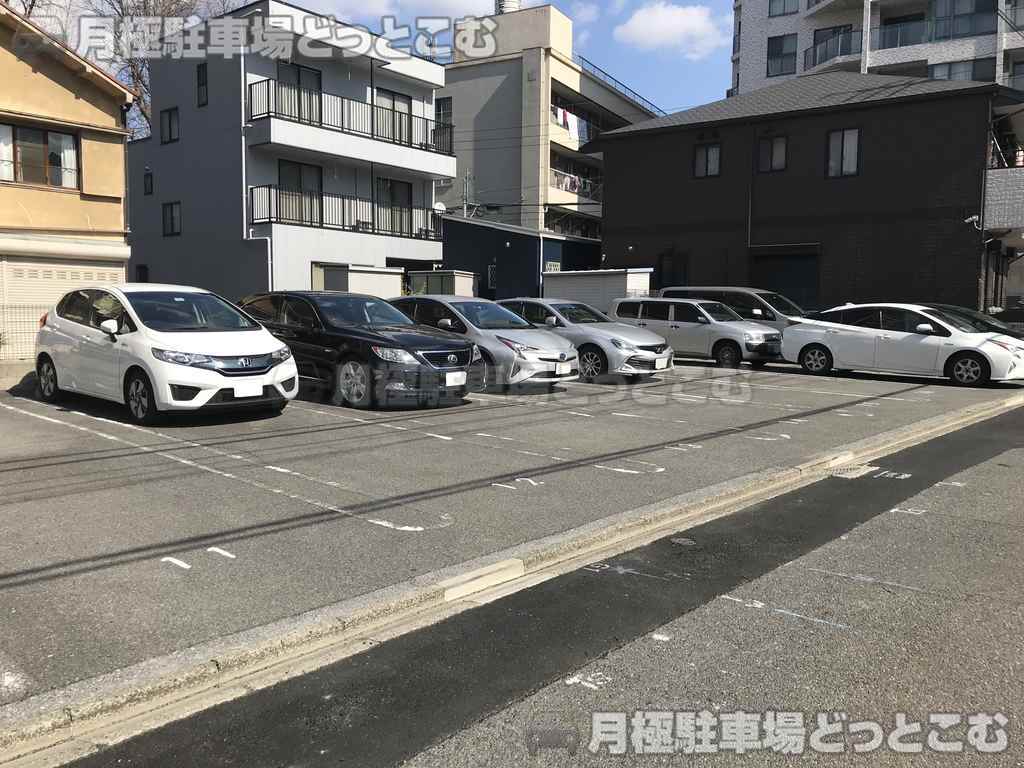 名古屋市西区那古野1-2804,2805の月極駐車場1