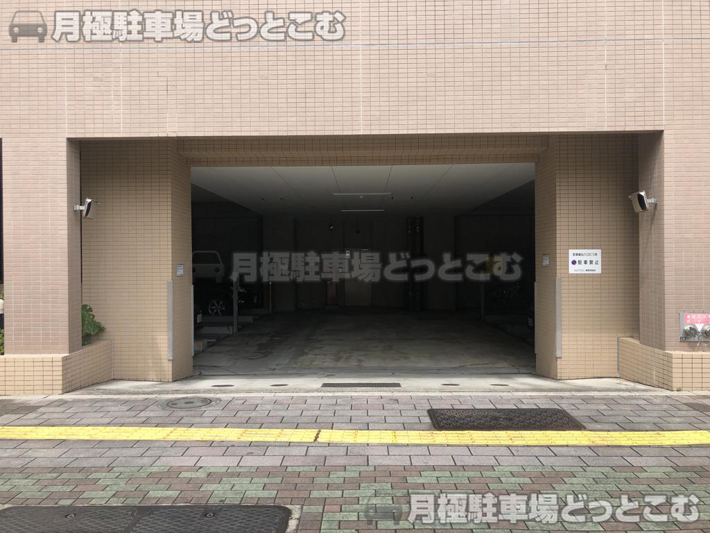 台東区竜泉2-12-12の月極駐車場1