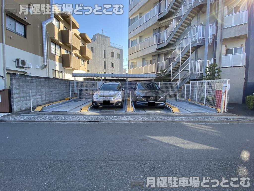 国立市東2-8-13の月極駐車場2