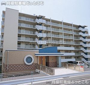 明石市魚住町西岡111-1の月極駐車場2