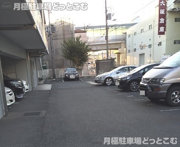 大阪市西区九条3丁目28-21の月極駐車場1