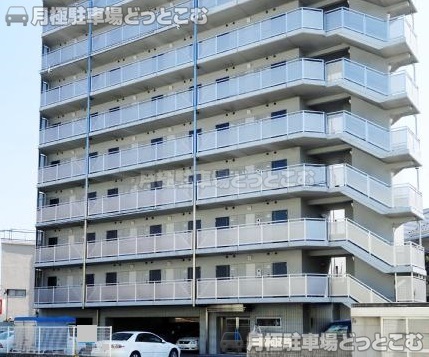 大阪市西区九条3丁目28-21の月極駐車場3