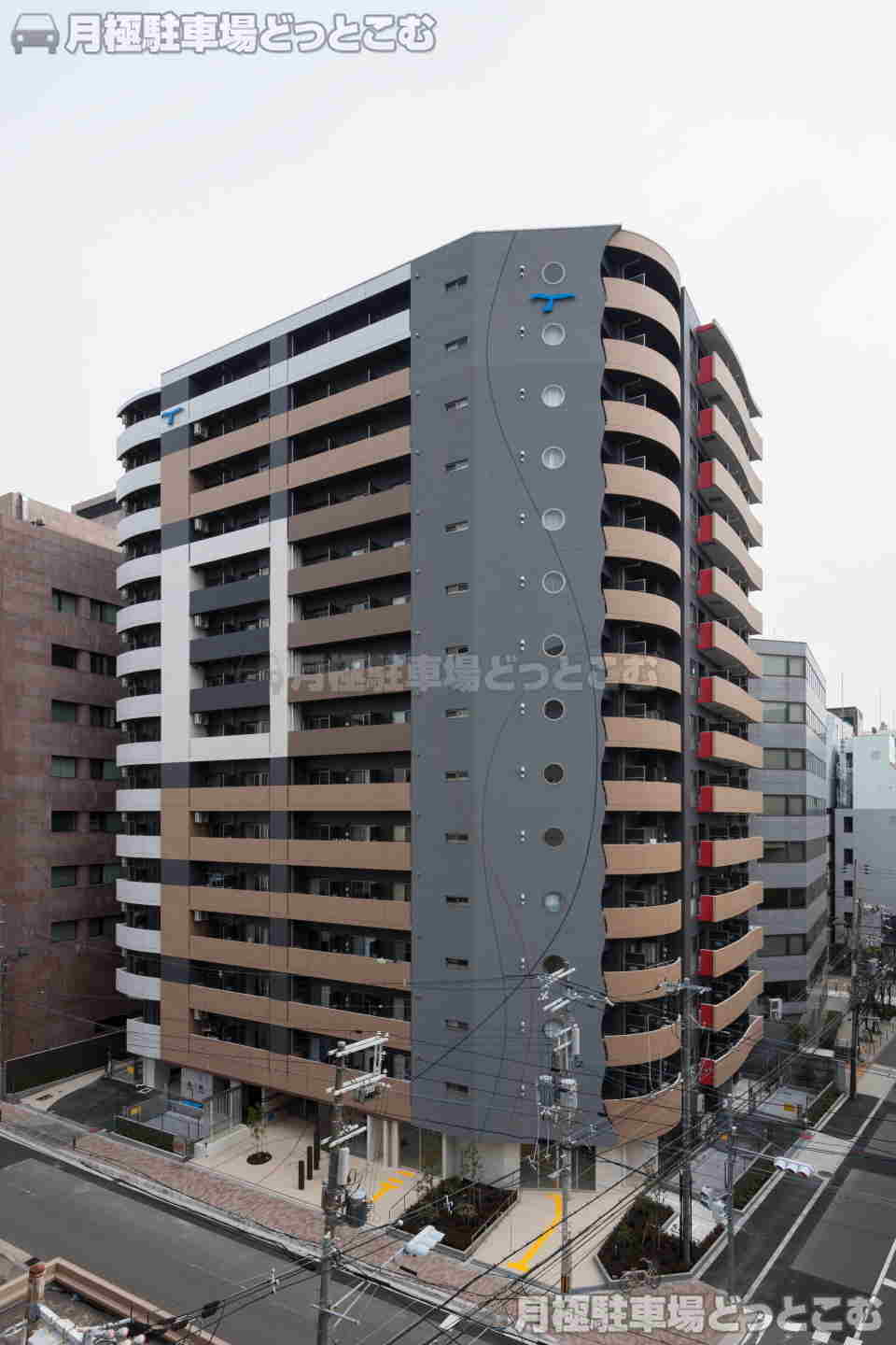 大阪市西区立売堀1-4-22の月極駐車場2
