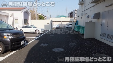 八王子市小比企町519番1号の月極駐車場1