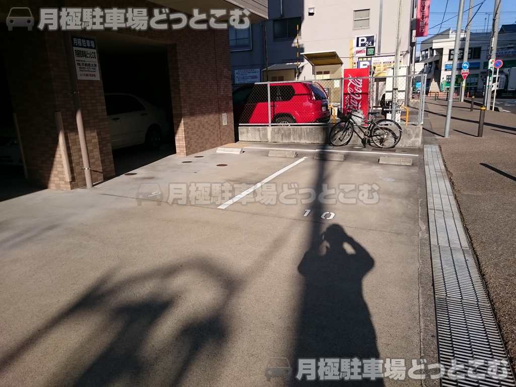 春日井市旭町1-2-1の月極駐車場2