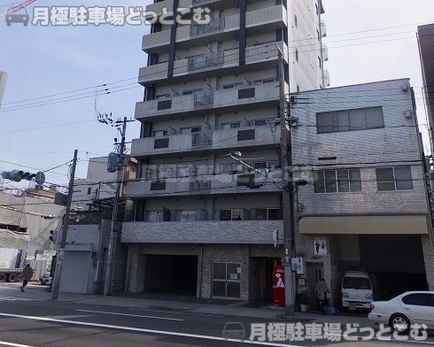 大阪市浪速区塩草三丁目9番27号の月極駐車場3