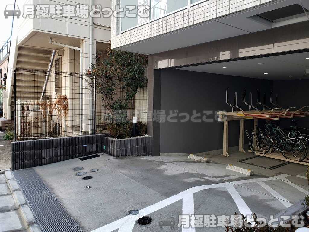 豊島区西池袋4丁目8の月極駐車場3