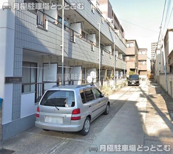 足立区千住宮元町41-37の月極駐車場1