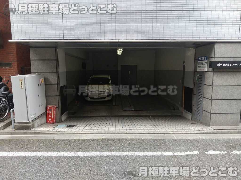 文京区本郷3-30-10の月極駐車場3