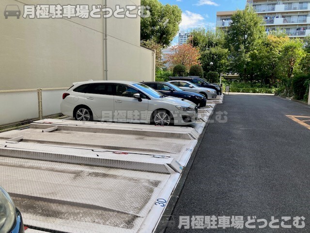 新宿区百人町420-316の月極駐車場2