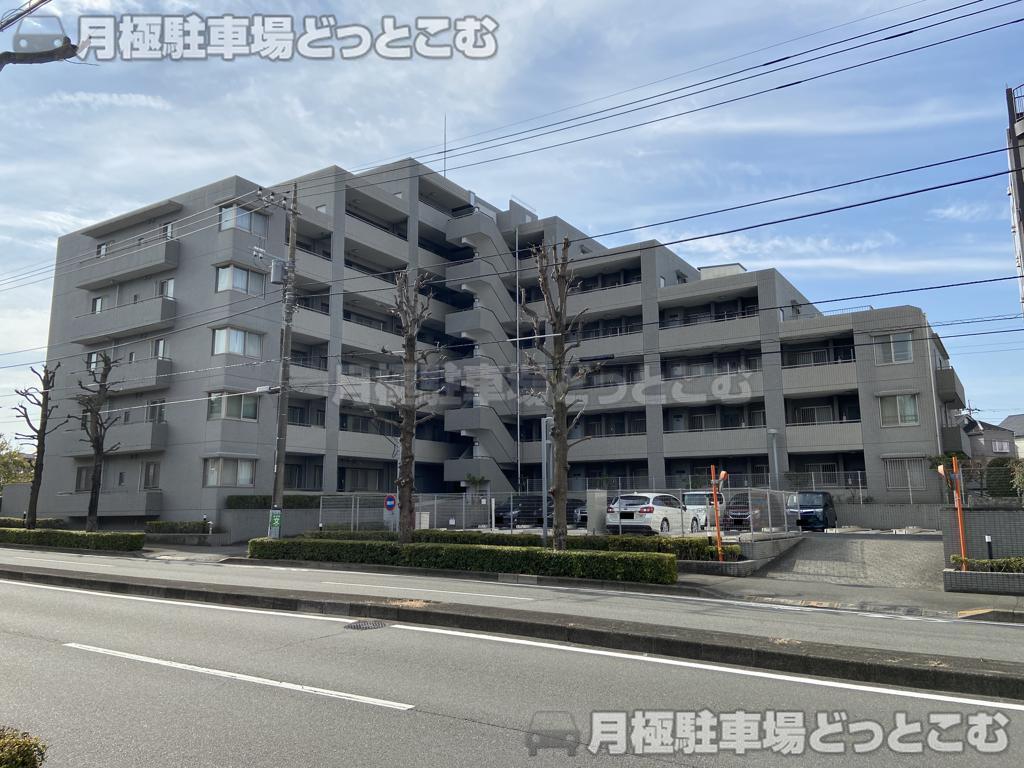 多摩市諏訪1-46-5の月極駐車場3