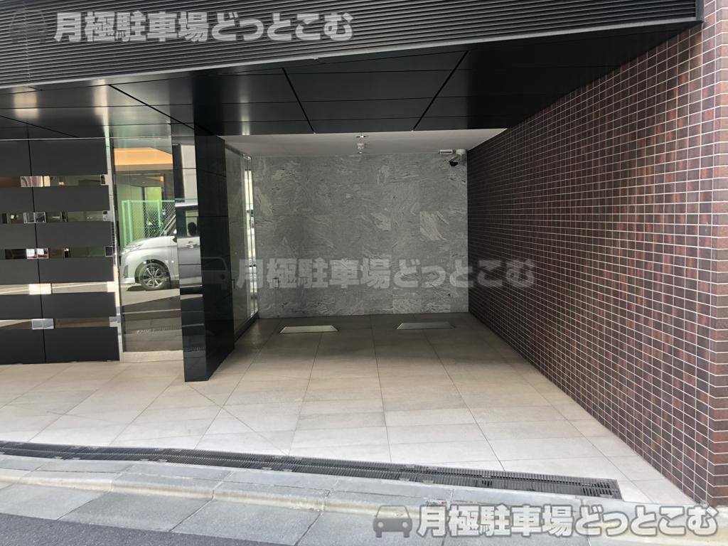 大田区仲六郷3-8-18の月極駐車場1