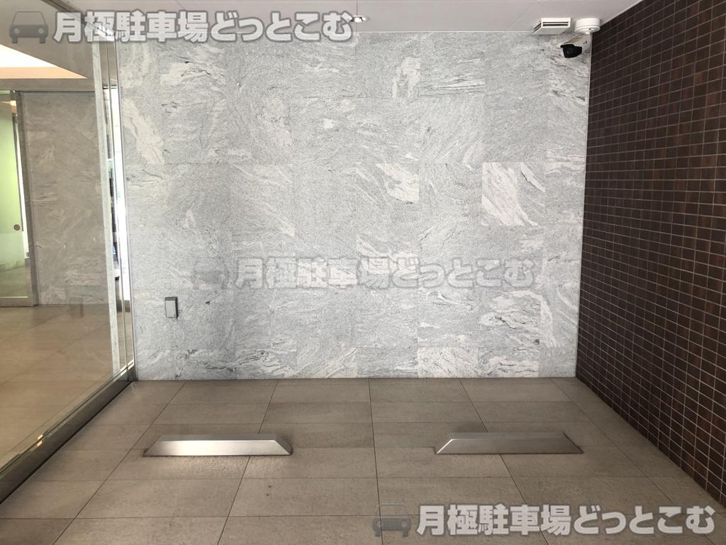 大田区仲六郷3-8-18の月極駐車場2