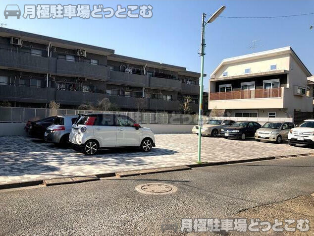 杉並区久我山5丁目11-18の月極駐車場1