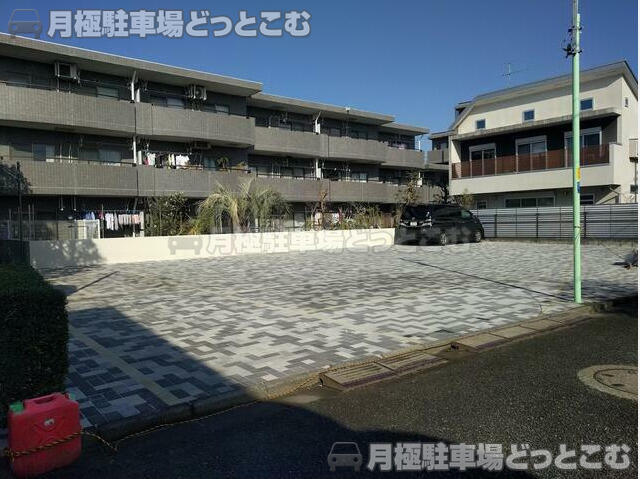 杉並区久我山5丁目11-18の月極駐車場3