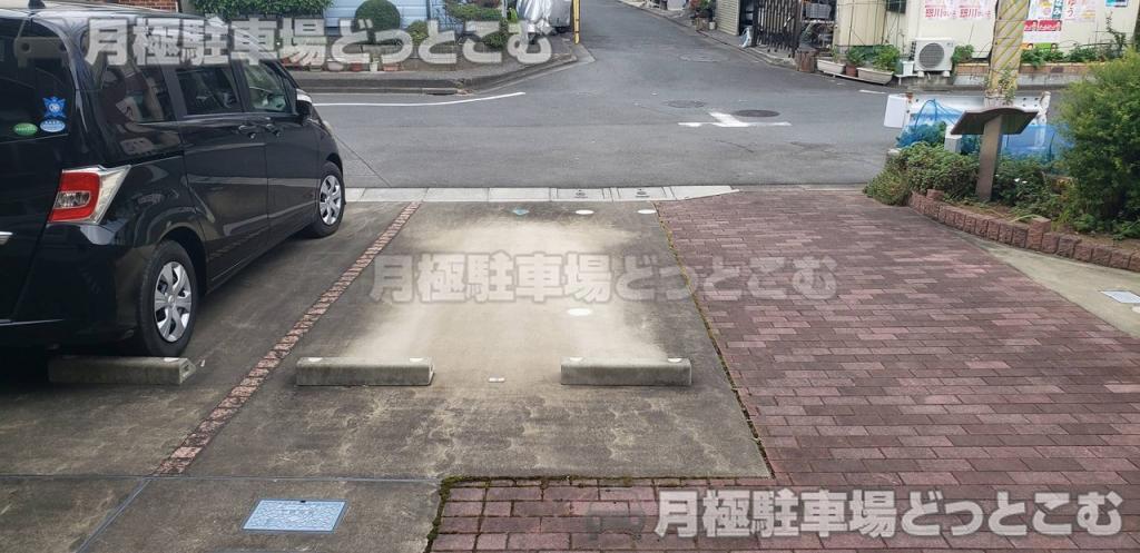 足立区舎人3丁目10-12の月極駐車場5