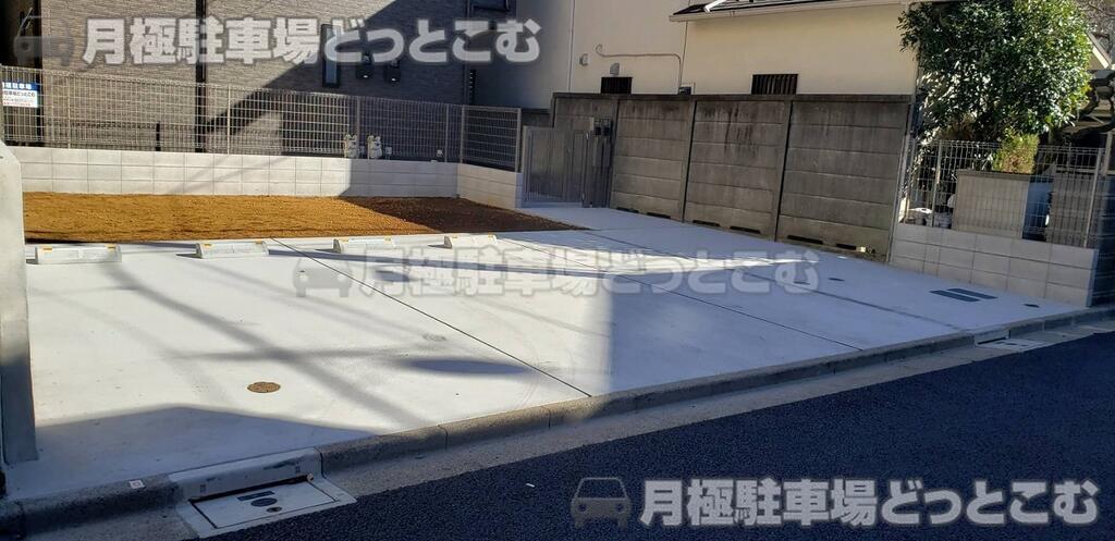 新宿区北新宿1丁目14-16の月極駐車場3