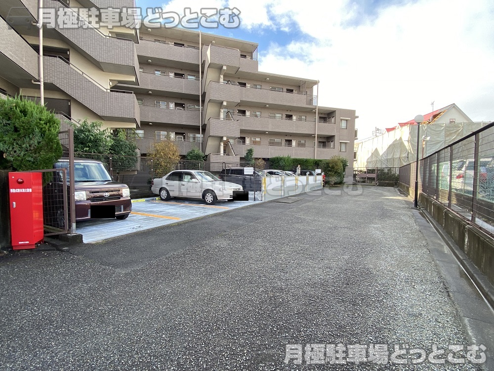 府中市住吉町2-7-1の月極駐車場2