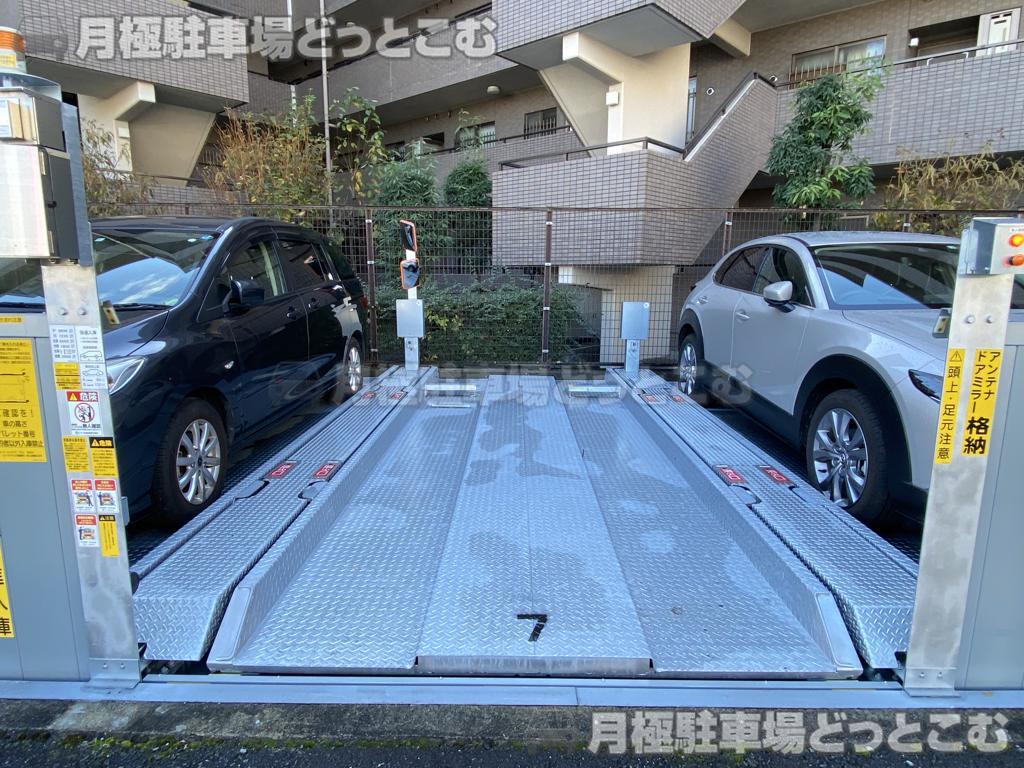 府中市住吉町2-7-1の月極駐車場1