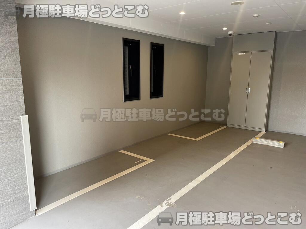 文京区本駒込3丁目30-3の月極駐車場2