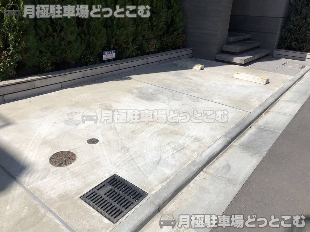 世田谷区大原1丁目6-15の月極駐車場3