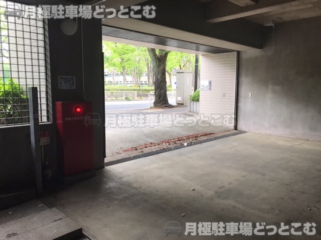 武蔵野市吉祥寺北町4丁目11-23の月極駐車場4